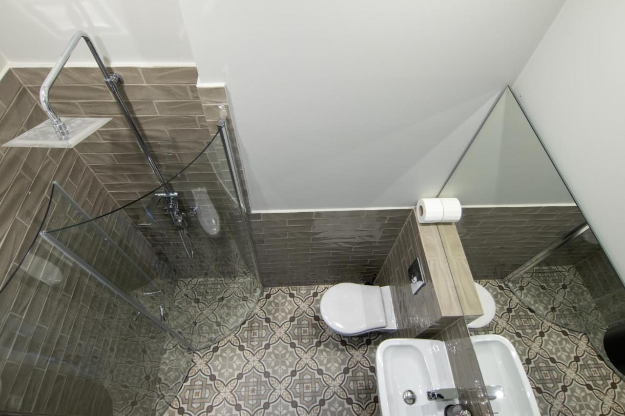 Barbacan Suites - Old Town Apartments - By Upstairs Cracovia Esterno foto
